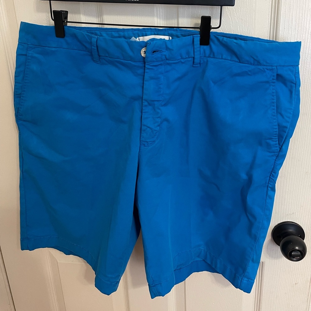 Beautiful Robert Graham bathing suit/ trunk size 38 in EUC